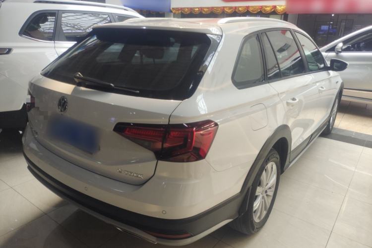 Used Volkswagen C-TREK 2018 1.5L Automatic Fashion Model