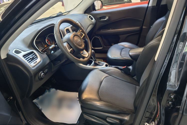 Used Jeep Compass 2019 220T Automatic Enjoyment Version
