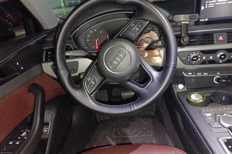 Used Audi A4L 2019 40 TFSI Ambition China VI Steering Wheel