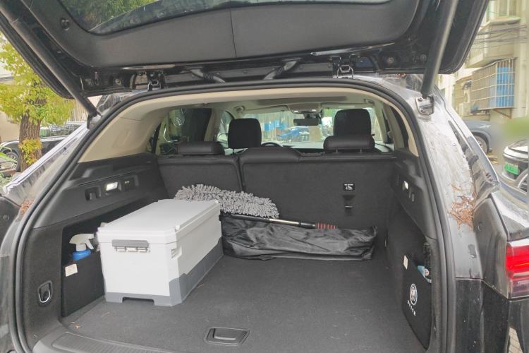 Used Buick Envision 2023 Encore S GS Four-Wheel Drive Sport Model Trunk