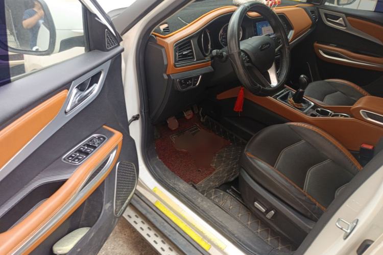 Used Zotye T300 2017 1.5L Manual Luxury Model Driver Seat