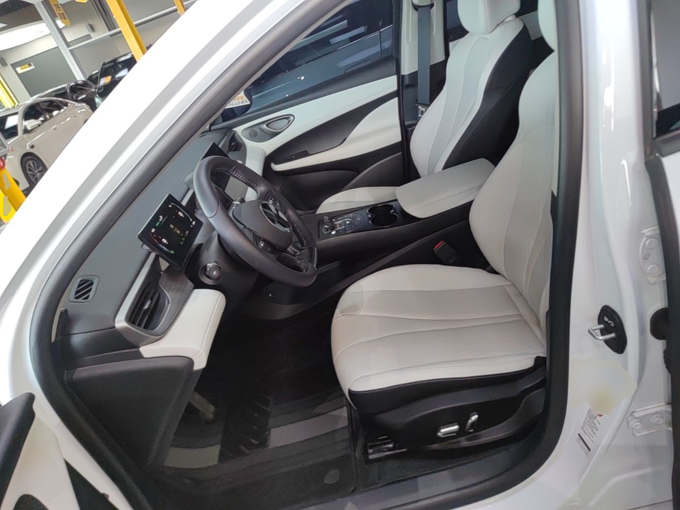 BYD Seal 05 DM-i 2025 DM-i Smart Drive 55KM Luxury Model — снимка 17