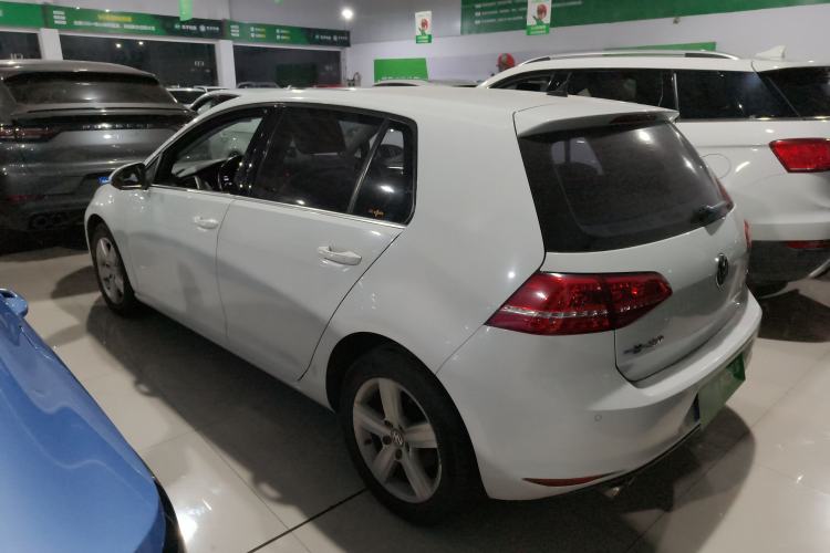 Used Volkswagen Golf 2014 1.4TSI Automatic Luxury Model Rear Left 45 Deg