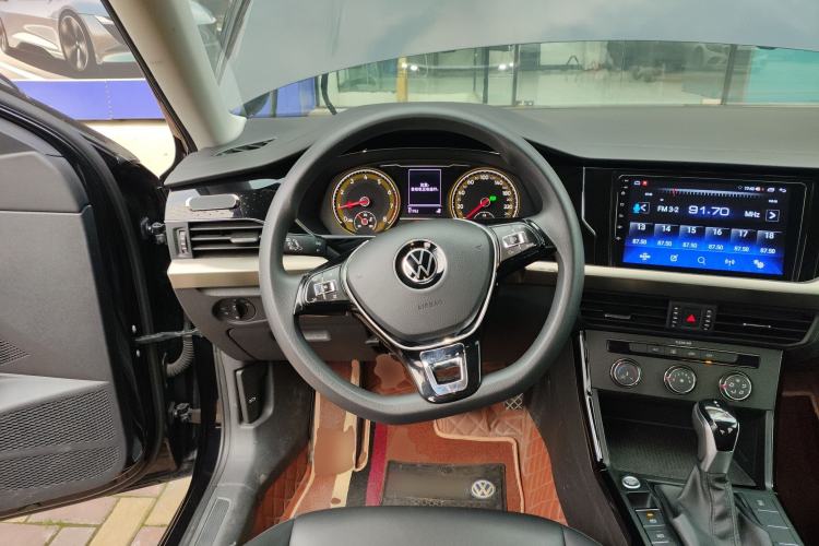 Used Volkswagen Passat 2020 Revised Version 280TSI Business Edition China VI Standard Steering Wheel