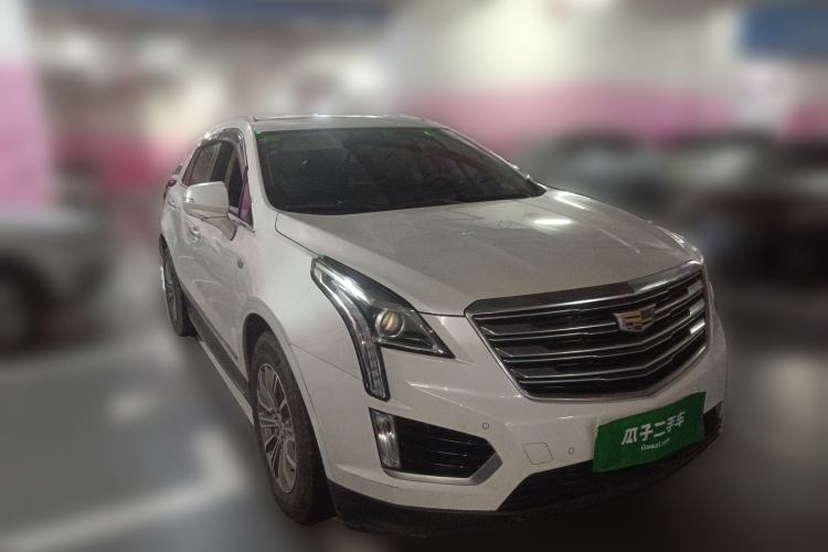 Used Cadillac XT5 2018 25T Luxury Model Front Right 45 Deg