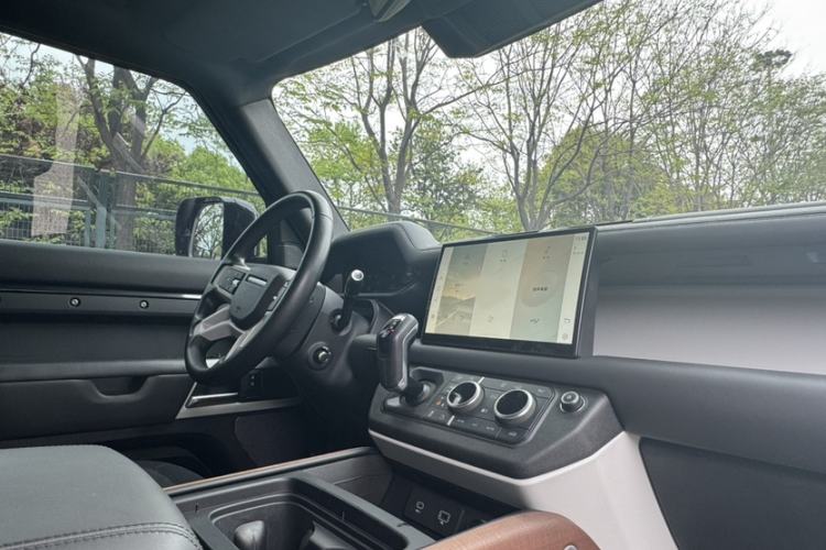 Used Land Rover Defender 2023 110 3.0T P400 X-DYNAMIC HSE Gear Lever