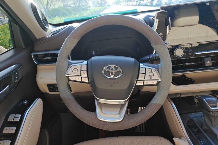 Used Toyota Highlander 2022 Dual-Engine 2.5L Four-Wheel Drive Supreme Edition 7-Seater Steering Wheel