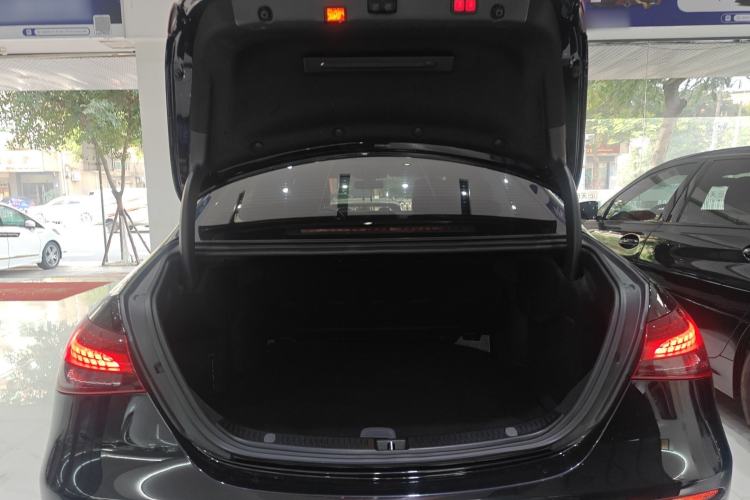 Used Mercedes-Benz E-Class 2021 Restyled E 300 L Sporty and Stylish Edition
