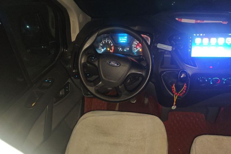 Used Ford Transit 2022 2.0T Gasoline Multi-Purpose Commercial Vehicle Mid-Drive Low-Roof Design with Dual Rear Doors Meeting China VI Emission Standards
