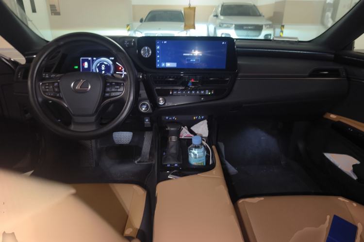 Used Lexus ES 2022 300h Deluxe Edition