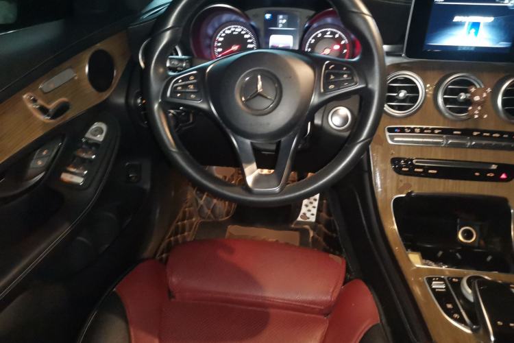 Used Mercedes-Benz GLC Coupe 2018 GLC 260 4MATIC Coupe SUV Steering Wheel