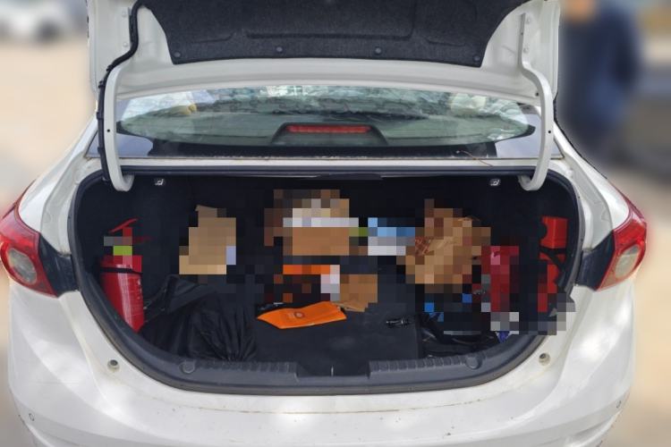 Used Mazda 3 Axela 2017 Sedan 1.5L Automatic Luxury Model Emission Standard China V
