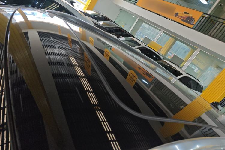 Used Hongqi HS5 2022 Facelifted Version 2.0T Smart Connect Flagship All-Wheel-Drive Edition