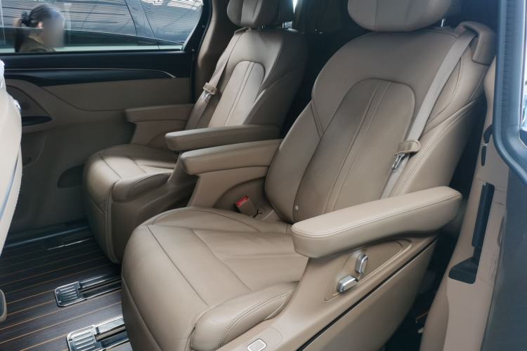 Used Buick GL8 2021 ES Landtrek 653T Luxury Model
