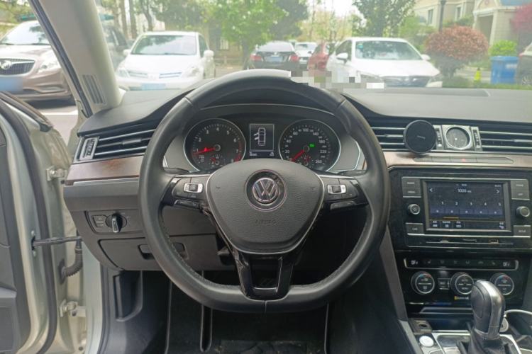 Used Volkswagen Magotan 2018 330TSI DSG Luxury Model Steering Wheel