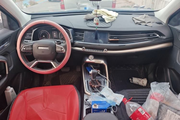 Used Haval H6 2019 Blue Label 1.5 GDIT Automatic Luxury Smart Connectivity Edition Center Console