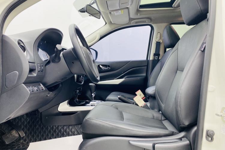 Used Nissan Terra 2020 2.5L XL Upper 4WD Automatic Four-Wheel Drive Luxury Edition Interior 2