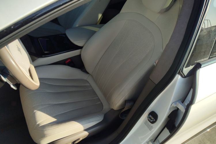 Used IM L7 2022 Dynamic Model Left Front Seat