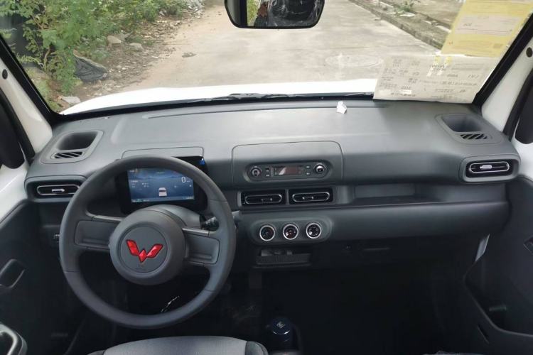 Used Wuling Zhiguang New Energy 2025 Model 305km Ambitious Edition