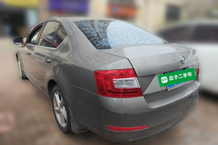 Used Skoda Octavia 2015 1.6L Automatic Yijie Edition Rear Left 45 Deg
