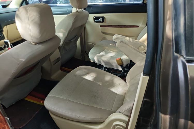 Used Dongfeng Fengon 330 2014 1.5L Manual Utility Version DK15 Left Rear Seat