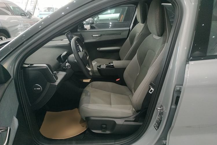 Used Volvo EX30 2025 Rear-Drive Long-Range Version Ultra