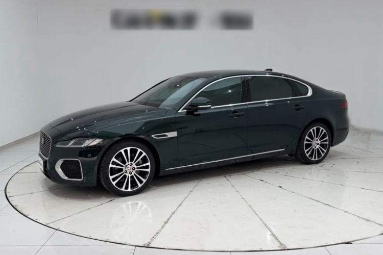 Used Jaguar XFL 2025 Model—2.0T P250, Two-Wheel Drive, Premium Luxury Edition