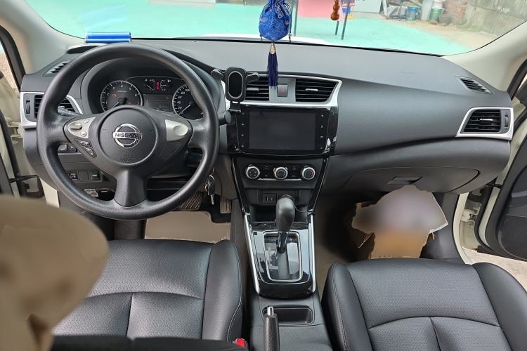 Used Nissan Sylphy 2019 Classic 1.6XL CVT Luxury Edition Center Console
