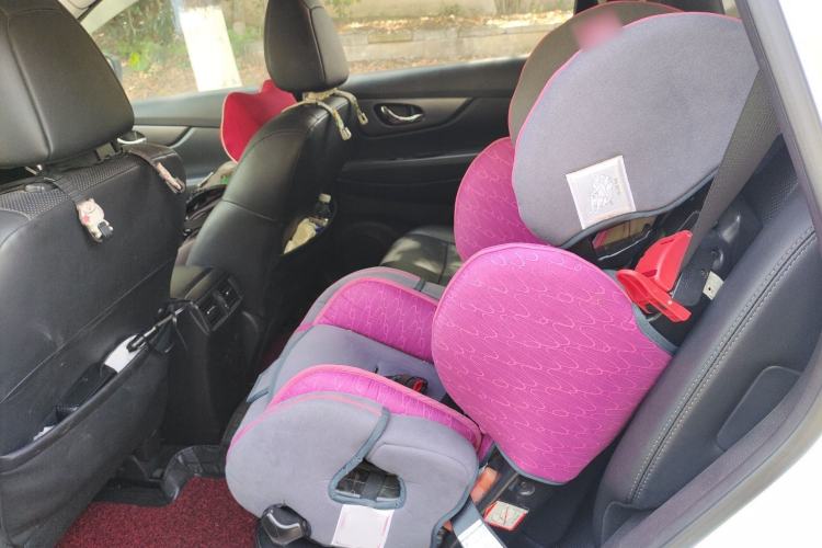 Used Nissan X-Trail 2014 2.0L CVT Comfort Edition 2WD Interior 4