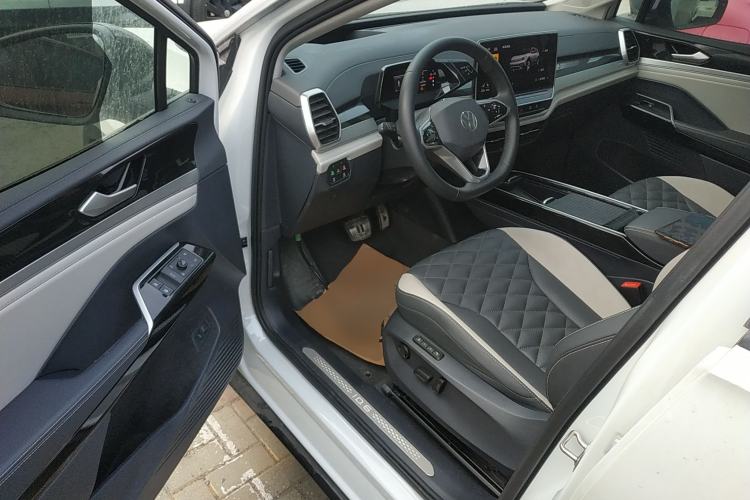 Used Volkswagen ID.6 CROZZ 2022 Long-Range PRO Edition
