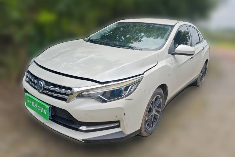 Used Venucia D60 2019 100 000-Yuan Glory 1.6L Entry Manual ChenShang Edition China V Standard