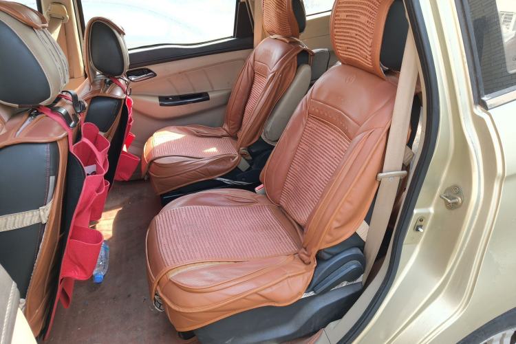 Used FAW Yingzhi 737 2015 1.5L Manual Deluxe Navigation Version Left Rear Seat