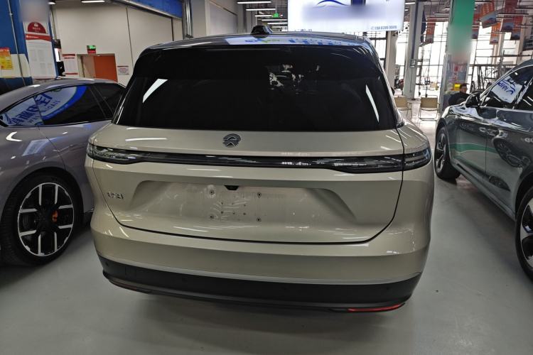 Used Nio ES8 2023 75 kWh Executive Edition
