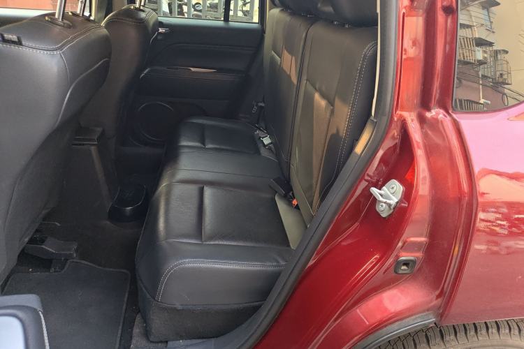 Used Jeep Compass 2013 2.0L two-wheel drive luxury version
