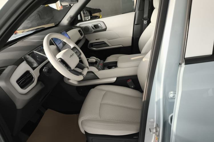 Used Formula Leopard Titanium 3 2025 501 km Range Rear-Wheel Drive Intelligent Driving Pro Version