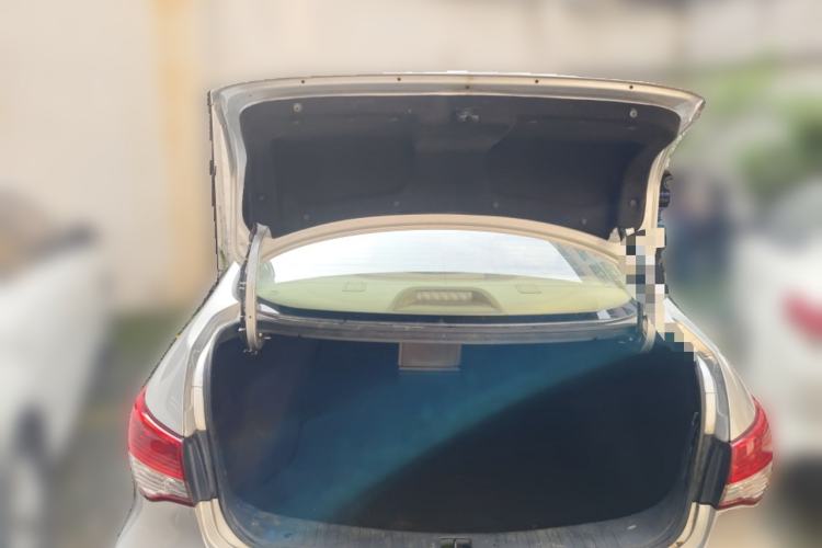 Used Nissan Sylphy 2016 Classic 1.6XE Manual Leading Edition Trunk