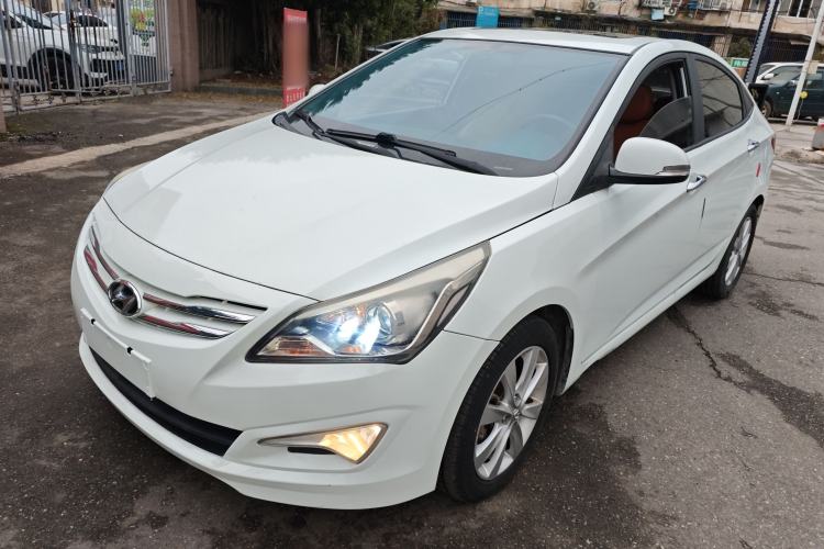 Used Hyundai Verna (older generation) 2014 1.4L Manual Top-Tier Model TOP