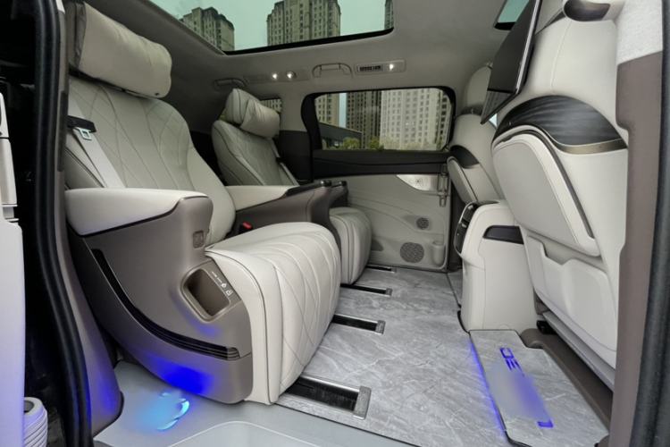 Used Denza D9 2022 DM-i 970 Four-Wheel Drive Flagship Model Interior 10