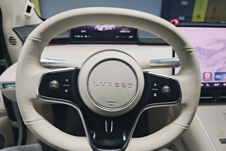 Used Hima Luxeed S7 2025 855 km Max