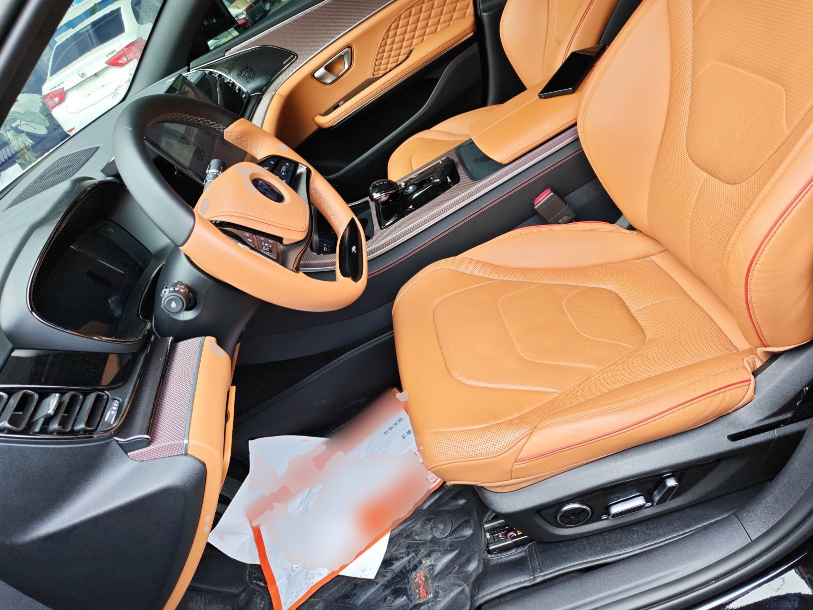 المقاعد الأمامية داخل السيارة