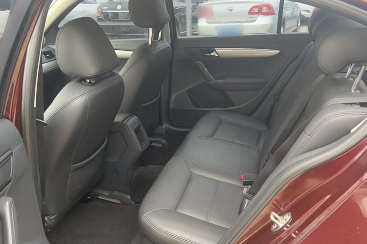 Used Volkswagen Lavida 2013 Revised Classic 1.6L Automatic Fashion Edition