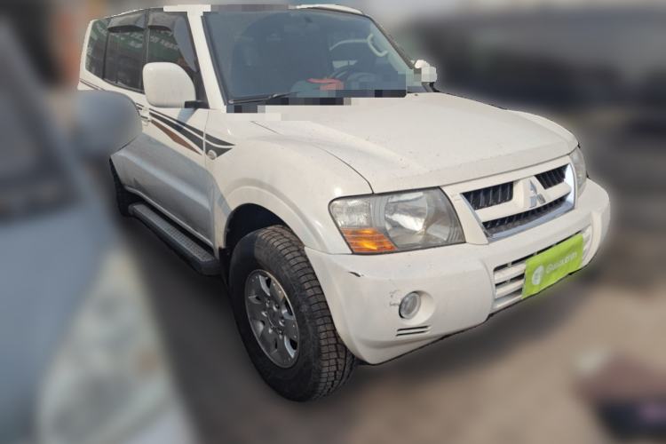 Used Mitsubishi Pajero 2011 V73 3.0L MT GL Front Right 45 Deg