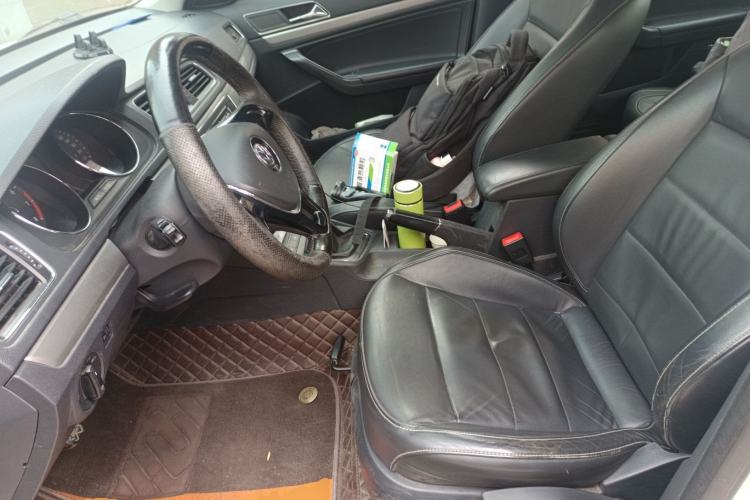 Used Volkswagen Lavida 2015 1.6L Manual Comfort Edition
