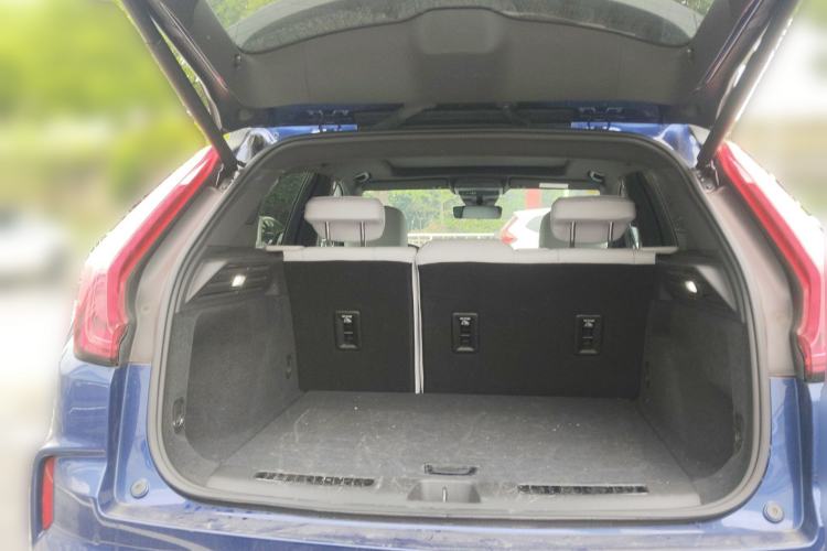 Used Cadillac XT4 2024 28T Two-Wheel-Drive Prestige Version Trunk