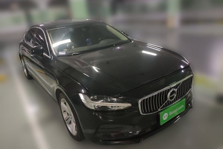 Used Volvo S90 2018 T4 Zhiyuan Edition Front Right 45 Deg