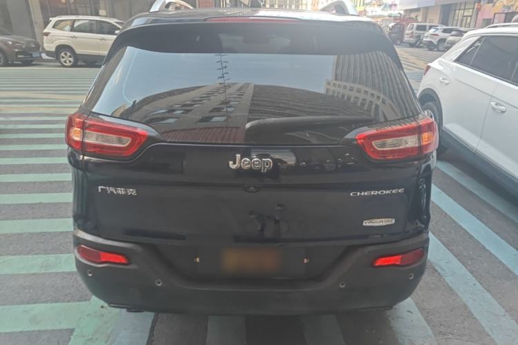Used Jeep Cherokee 2016 2.0L Superior Edition
