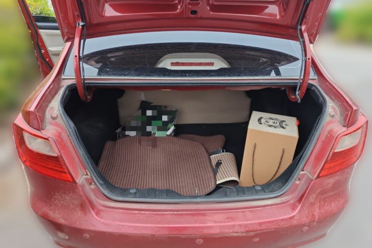 Used CHANGAN Alsvin V3 2012 1.3L Manual Comfort Version China IV Standard Trunk