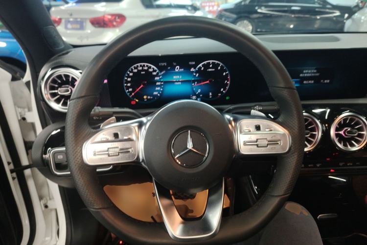 Used Mercedes-Benz A-Class 2022 Revised Version A 200 L Sport Sedan Fashionable Style