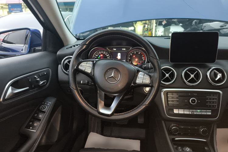 Used Mercedes-Benz GLA 2017 GLA 200 Fashion Model