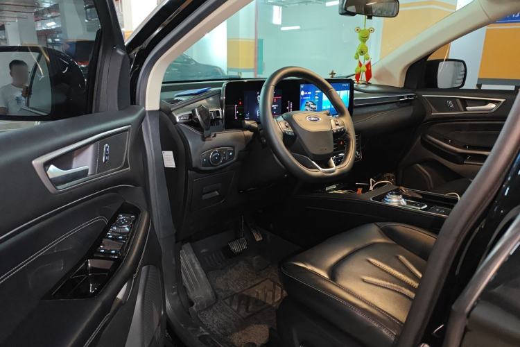 Used Ford Edge 2022 PLUS EcoBoost 245 Four-Wheel Drive Platinum Edition 7-Seater Driver Seat